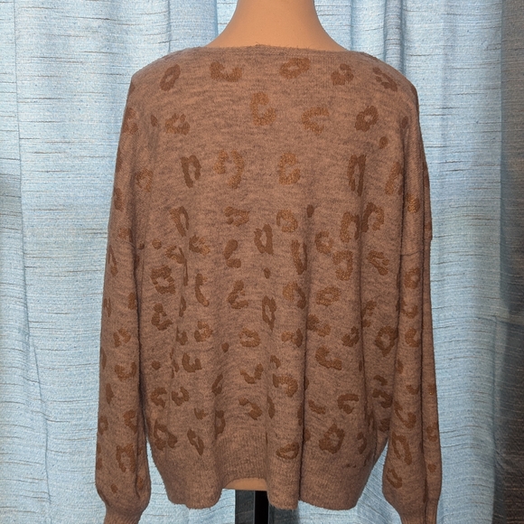 Mystree Grey And Gold Sweater with Leopard Print EUC Sz L 🔥🔥🔥 - Picture 2 of 4